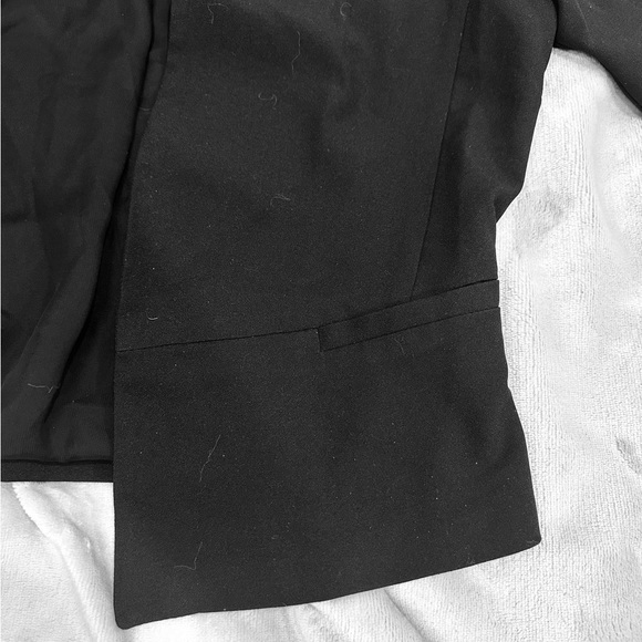 Dynamite Open front black blazer - Picture 3 of 3